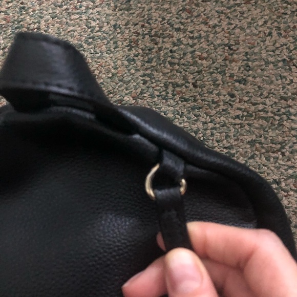 black backpack - Picture 5 of 6